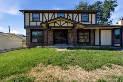 14518 Rockypoint Dr, Florissant, MO 63034