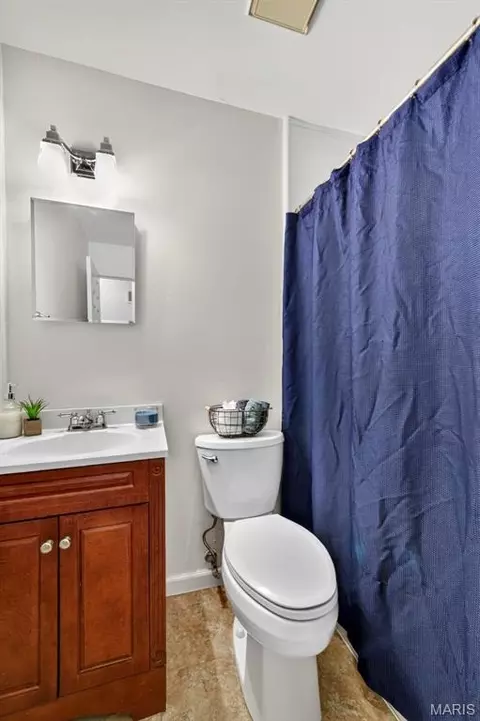 Bath - 348 Parma Dr, Ballwin, MO 63021 photo 2 of 3