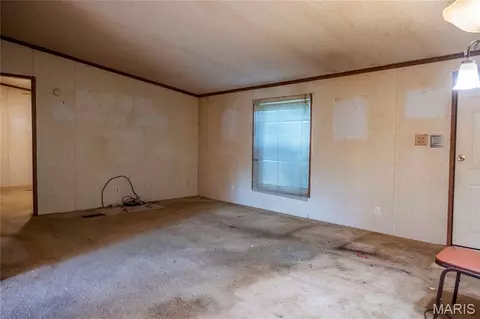 Living - 228 Logan Rd, Silex, MO 63377 photo 1 of 1