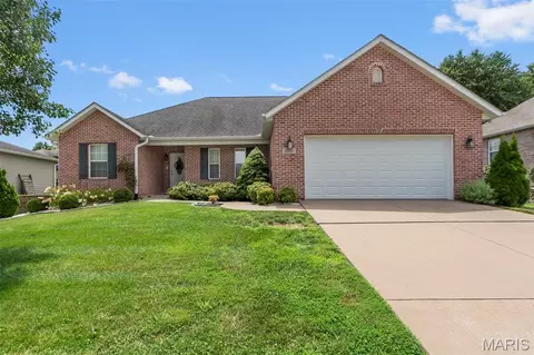 2131 Woodland Hills Dr, Cape Girardeau, MO 63701