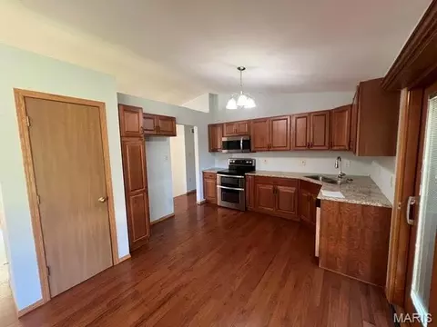 Kitchen - 207 Serenity Place Ct, Pacific, MO 63069 photo 1 of 2