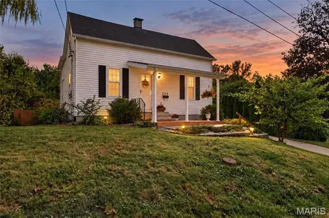 204 W Washington St, Collinsville, IL 62234