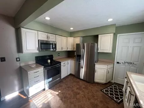 Kitchen - 220 Berry Dr, Gray Summit, MO 63039 photo 1 of 2