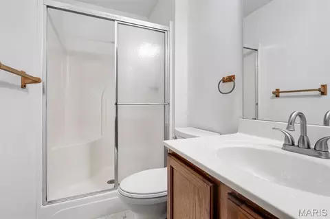 Bath - 3 Meadow View Dr, Union, MO 63084 photo 1 of 3