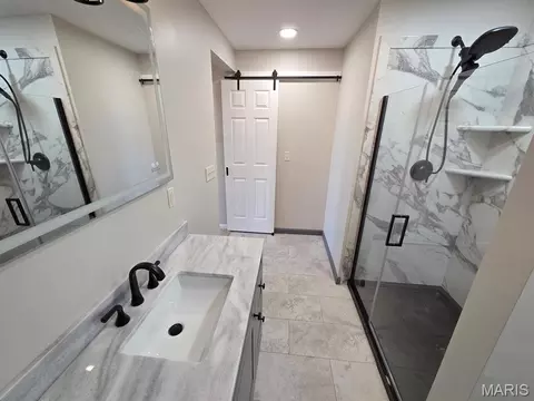 Bath - 1003 Hampton Ln, Canton, MO 63435 photo 3 of 6