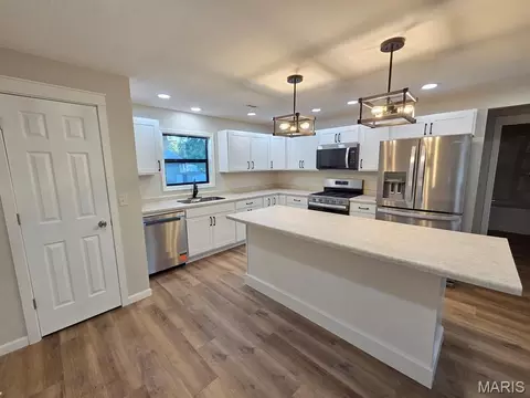 Kitchen - 1003 Hampton Ln, Canton, MO 63435 photo 2 of 7