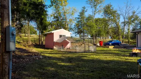 Exterior - 213 Flora St, Iberia, MO 65486 photo 7 of 11