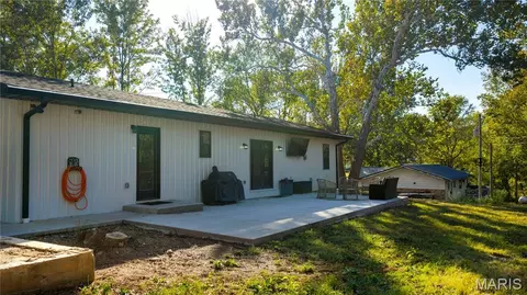 Exterior - 213 Flora St, Iberia, MO 65486 photo 4 of 11