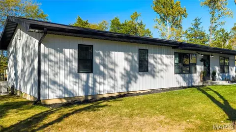 Exterior - 213 Flora St, Iberia, MO 65486 photo 2 of 11