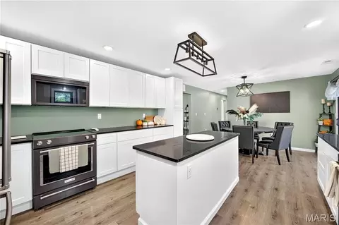 Kitchen - 213 Flora St, Iberia, MO 65486 photo 3 of 6