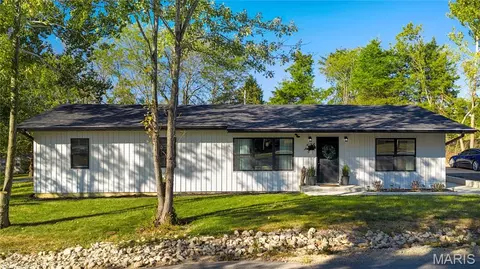 Exterior - 213 Flora St, Iberia, MO 65486 photo 1 of 11