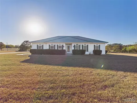 23379 Redwing Ln, Lebanon, MO 65536