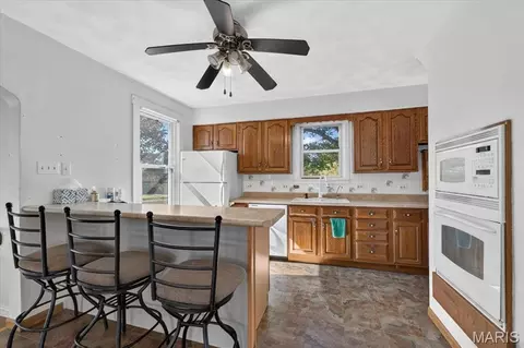 Kitchen - 8329 Andy Rd, Waterloo, IL 62298 photo 2 of 2