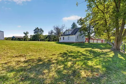 Exterior - 8329 Andy Rd, Waterloo, IL 62298 photo 5 of 6