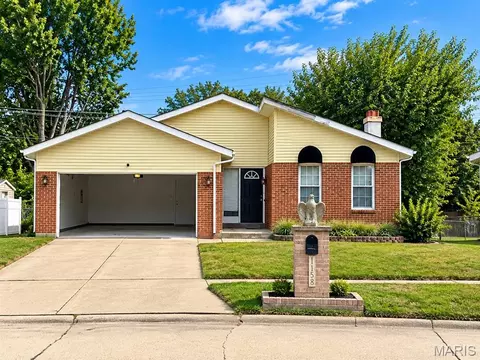 11378 Red River Dr, Saint Louis, MO 63138