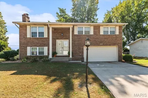 112 Toulon Ct, Fairview Heights, IL 62208