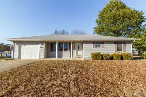 1123 Howard Dr, Lebanon, MO 65536