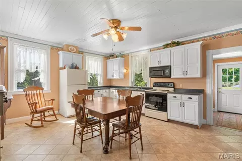 Kitchen - 6411 Evergreen Loop, Leslie, MO 63056 photo 1 of 4