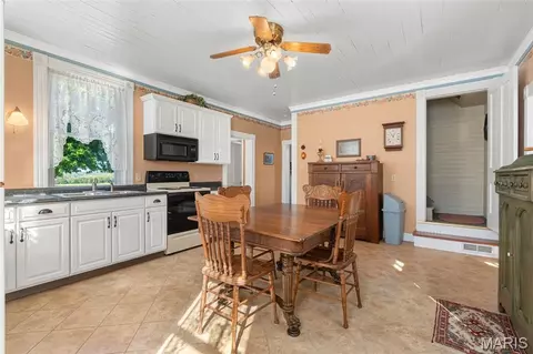Kitchen - 6411 Evergreen Loop, Leslie, MO 63056 photo 4 of 4