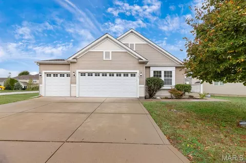 3121 Grace Hill Dr, Lake Saint Louis, MO 63367