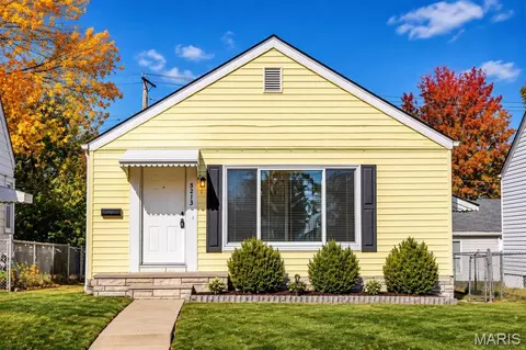5213 Fairview Ave, Saint Louis, MO 63139