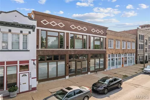 4432 Olive St, Saint Louis, MO 63108