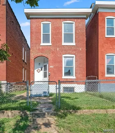 6821 Minnesota Ave, Saint Louis, MO 63111