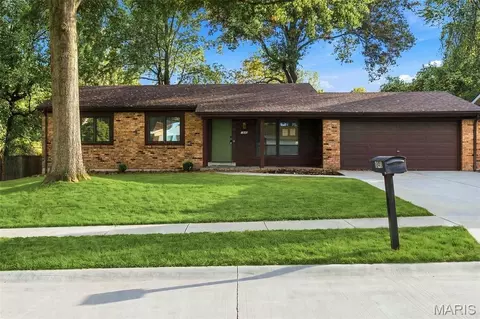 1840 Vista Ridge Ln, Spanish Lake, MO 63138
