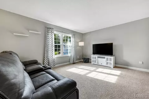 Living - 463 Talbert Ct, Ballwin, MO 63021 photo 1 of 6