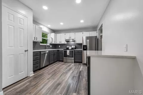 Kitchen - 463 Talbert Ct, Ballwin, MO 63021 photo 1 of 3