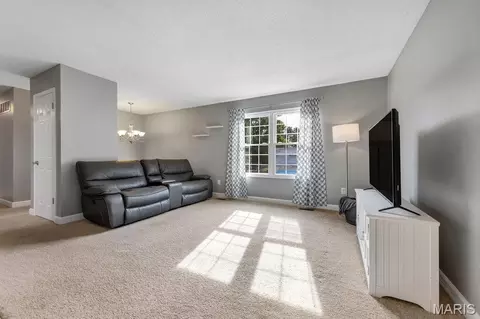 Living - 463 Talbert Ct, Ballwin, MO 63021 photo 2 of 6