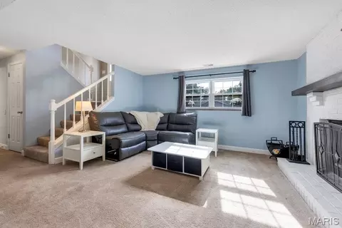 Living - 463 Talbert Ct, Ballwin, MO 63021 photo 5 of 6