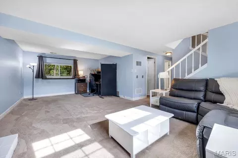 Living - 463 Talbert Ct, Ballwin, MO 63021 photo 4 of 6