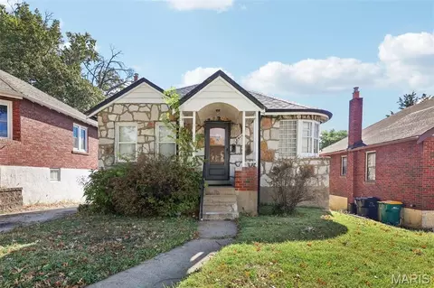 2912 Maywood Ave, Velda Village Hills, MO 63121