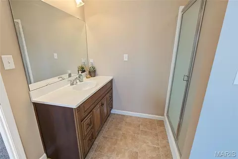 Bath - 1642 Jackson Ridge Dr, Jackson, MO 63755 photo 2 of 3