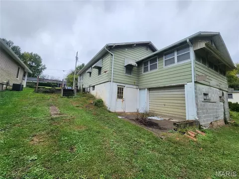 Exterior - 1618 Singleton Ave, Hannibal, MO 63401 photo 2 of 8