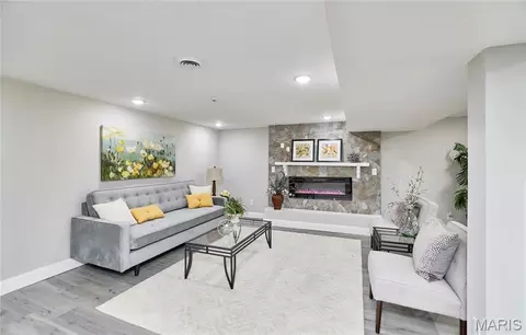Living - 7707 Springdale Dr, Normandy, MO 63121 photo 4 of 15