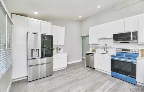 Kitchen - 7707 Springdale Dr, Normandy, MO 63121 photo 3 of 6