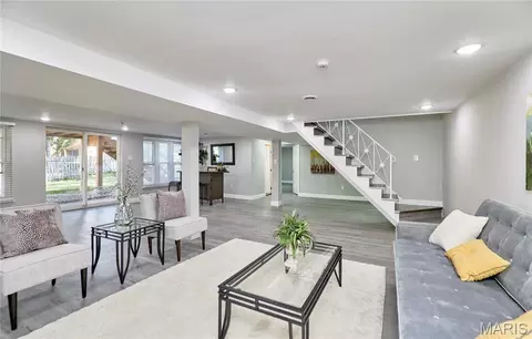 Living - 7707 Springdale Dr, Normandy, MO 63121 photo 9 of 15