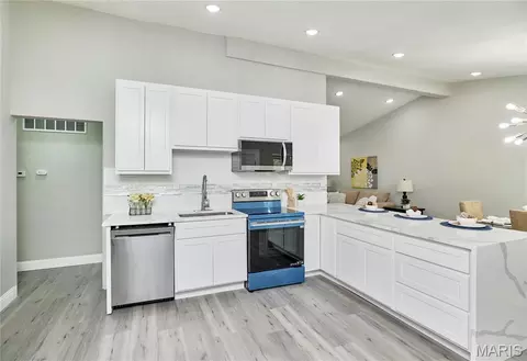 Kitchen - 7707 Springdale Dr, Normandy, MO 63121 photo 5 of 6