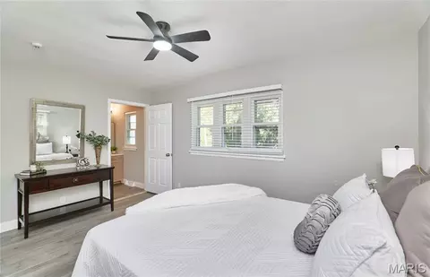 Bedroom - 7707 Springdale Dr, Normandy, MO 63121 photo 5 of 13