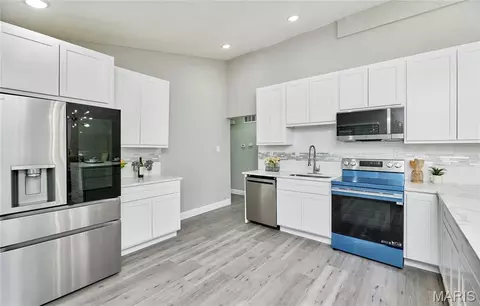 Kitchen - 7707 Springdale Dr, Normandy, MO 63121 photo 4 of 6