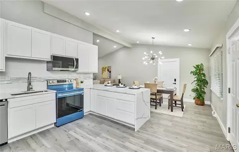 Kitchen - 7707 Springdale Dr, Normandy, MO 63121 photo 6 of 6