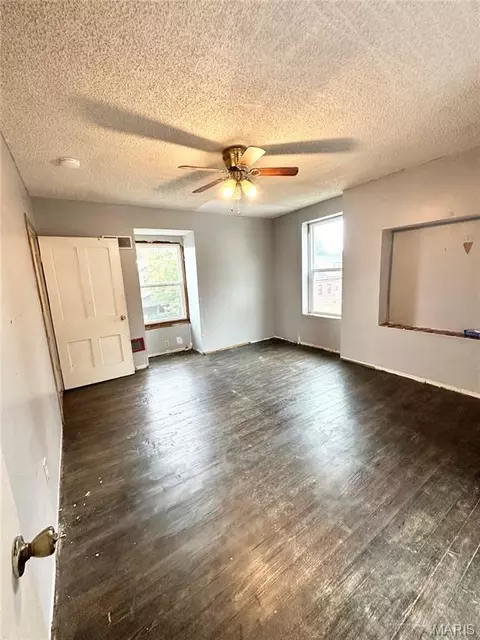 Bedroom - 309 Hooker St, Washington, MO 63090 photo 3 of 3