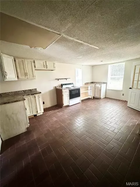 Kitchen - 309 Hooker St, Washington, MO 63090 photo 1 of 3