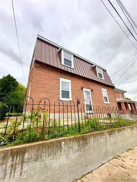 Exterior - 309 Hooker St, Washington, MO 63090 photo 1 of 7