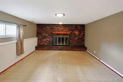 Living - 8965 Old Jackson Rd, Fredericktown, MO 63645 photo 6 of 6