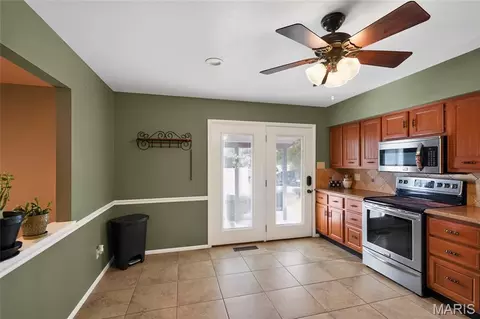 Kitchen - 8965 Old Jackson Rd, Fredericktown, MO 63645 photo 5 of 7