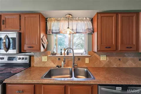 Kitchen - 8965 Old Jackson Rd, Fredericktown, MO 63645 photo 3 of 7