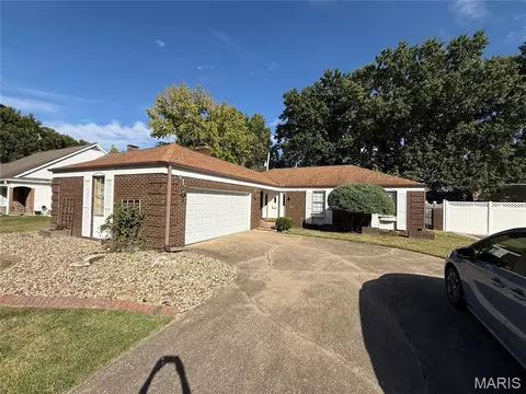 3404 Princeton Dr, Granite City, IL 62040
